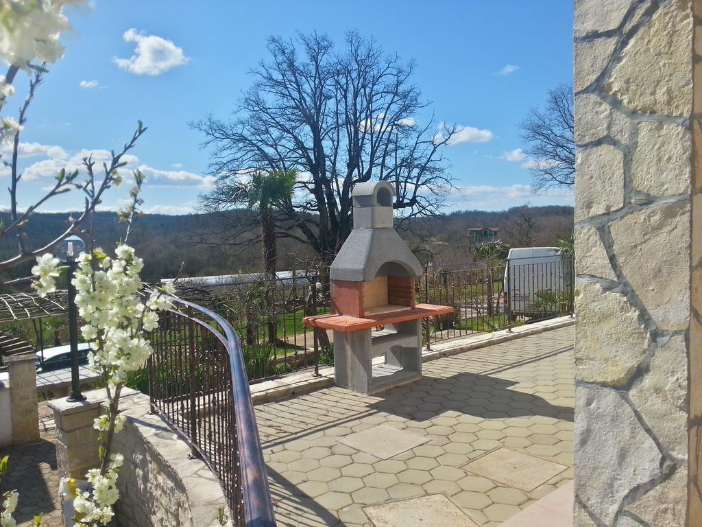 Villa Lara Karojba Δωμάτιο φωτογραφία